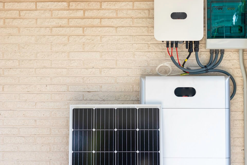 The Homeowner’s Handbook to Choosing the Right Solar Inverter